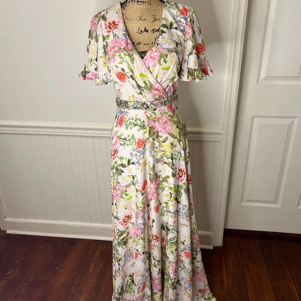 Mac Duggal Floral V-Neck‎ Gown #9079 size 4 - Picture 5 of 15